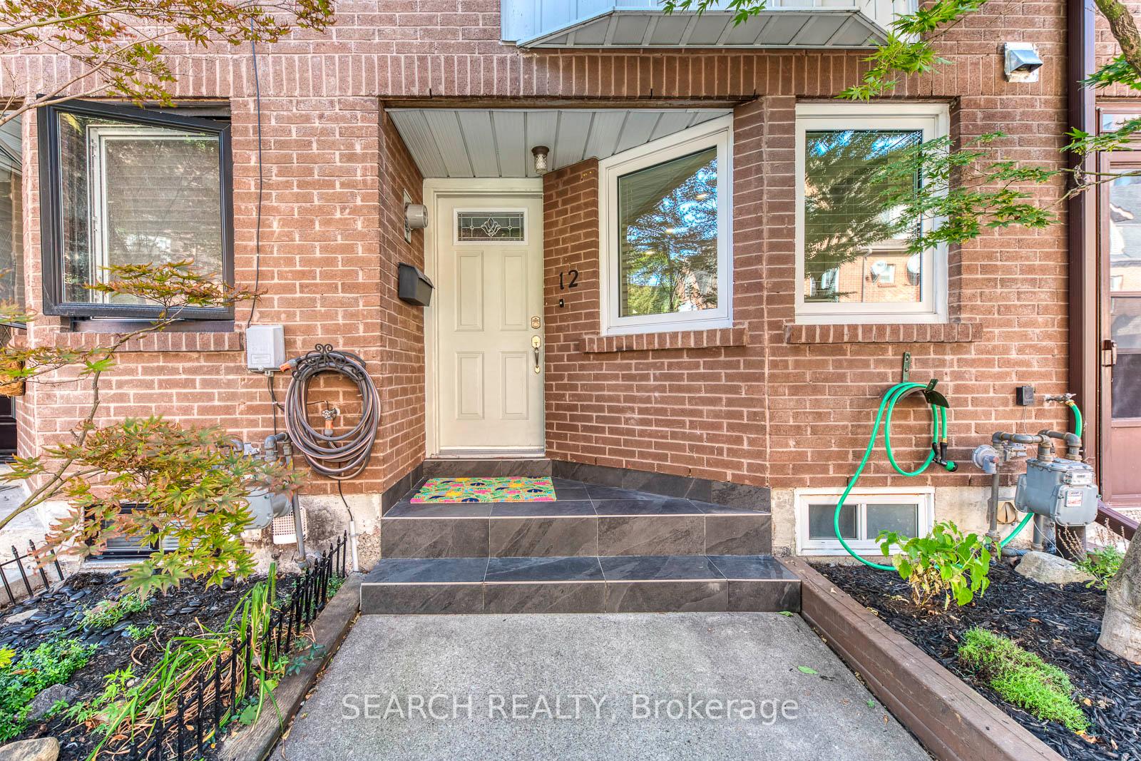 Photo 2 of 12 Douville Court, Toronto, Waterfront Communities — HOMEH