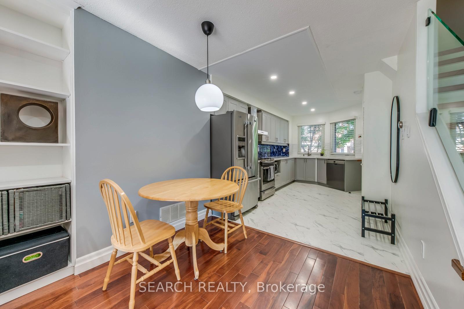 Photo 11 of 12 Douville Court, Toronto, Waterfront Communities — HOMEH