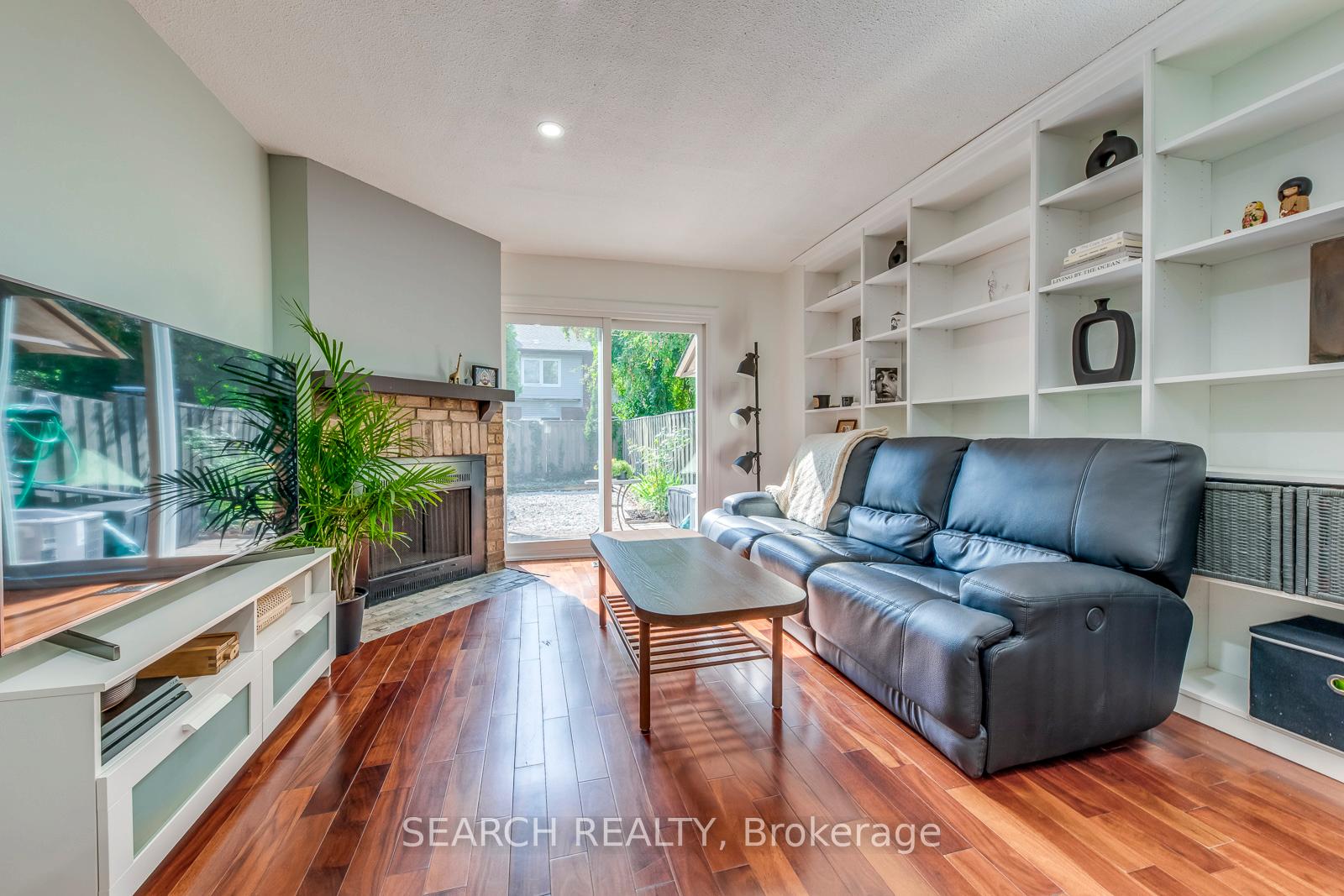 Photo 13 of 12 Douville Court, Toronto, Waterfront Communities — HOMEH