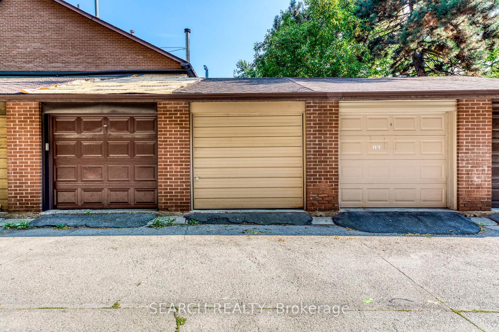 Photo 40 of 12 Douville Court, Toronto, Waterfront Communities — HOMEH