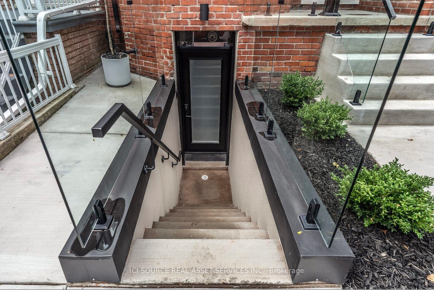 Photo 2 of Unit 4, 328 Shaw Street, Toronto, Trinity-Bellwoods — HOMEH