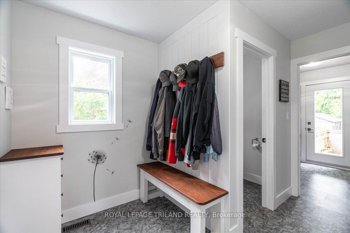 Photo 12 of 215 Deruiter Drive, Strathroy-Caradoc, NE — HOMEH