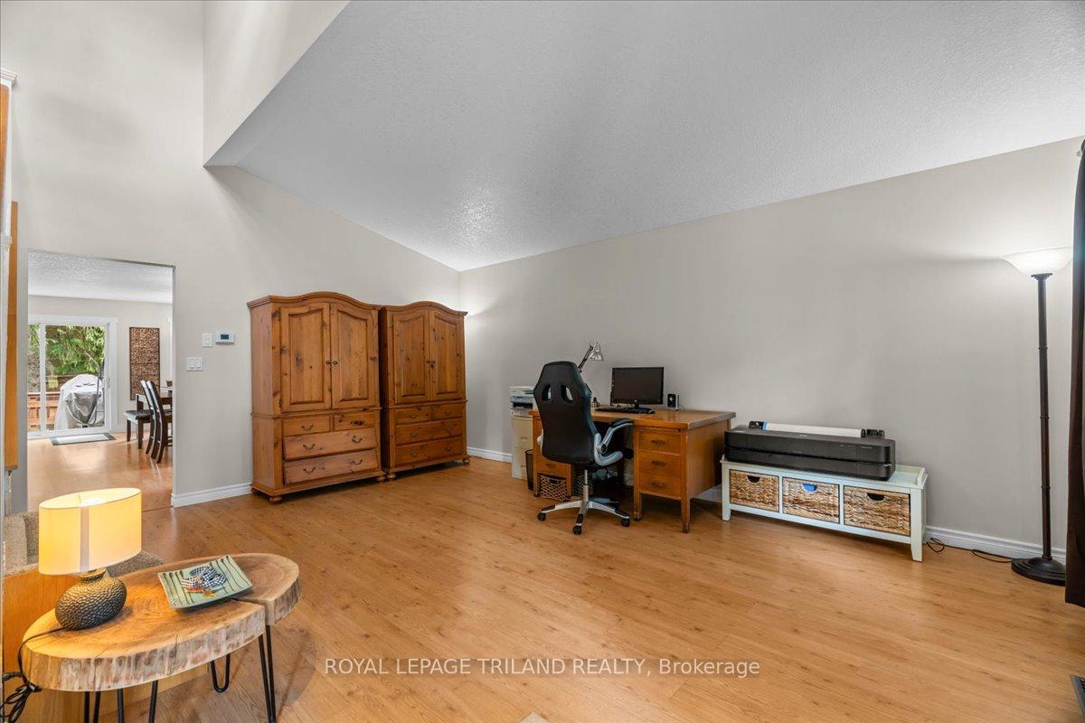 Photo 19 of 215 Deruiter Drive, Strathroy-Caradoc, NE — HOMEH