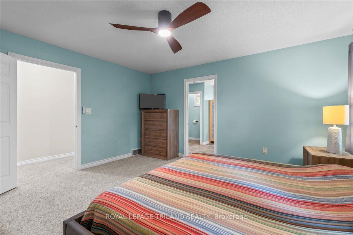 Photo 23 of 215 Deruiter Drive, Strathroy-Caradoc, NE — HOMEH