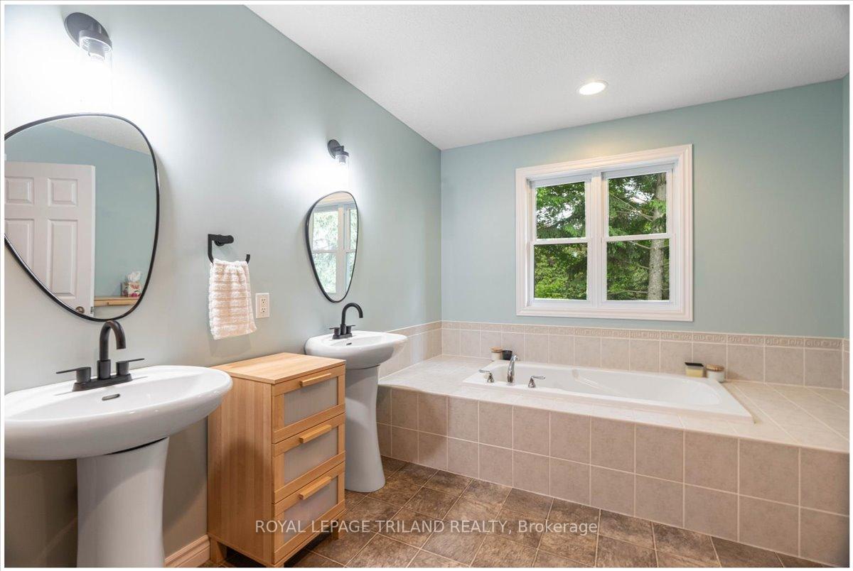 Photo 25 of 215 Deruiter Drive, Strathroy-Caradoc, NE — HOMEH