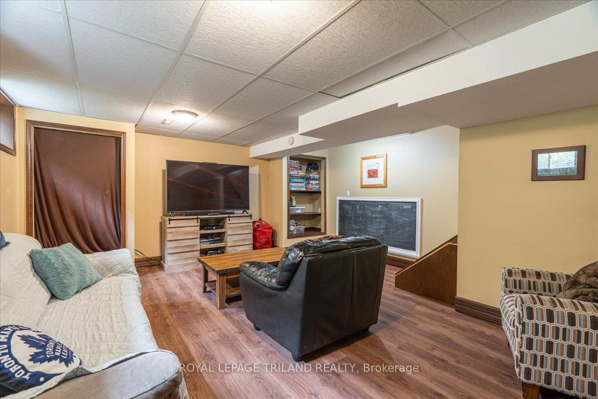 Photo 39 of 215 Deruiter Drive, Strathroy-Caradoc, NE — HOMEH