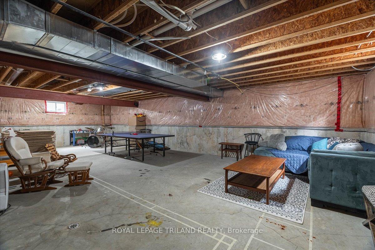 Photo 40 of 215 Deruiter Drive, Strathroy-Caradoc, NE — HOMEH