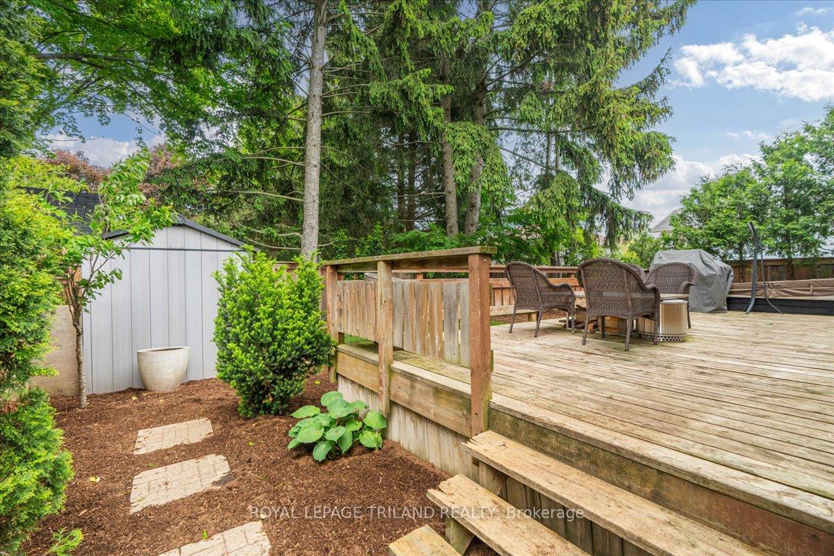 Photo 46 of 215 Deruiter Drive, Strathroy-Caradoc, NE — HOMEH