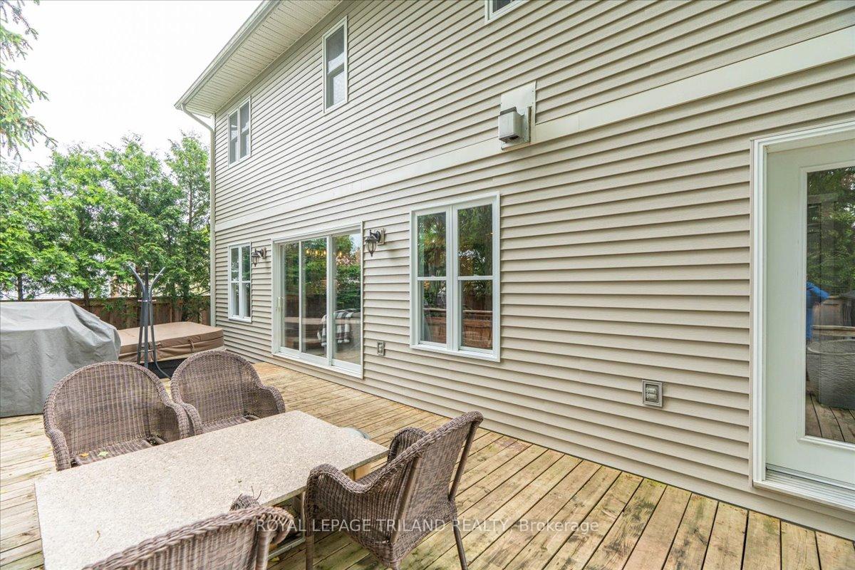 Photo 48 of 215 Deruiter Drive, Strathroy-Caradoc, NE — HOMEH