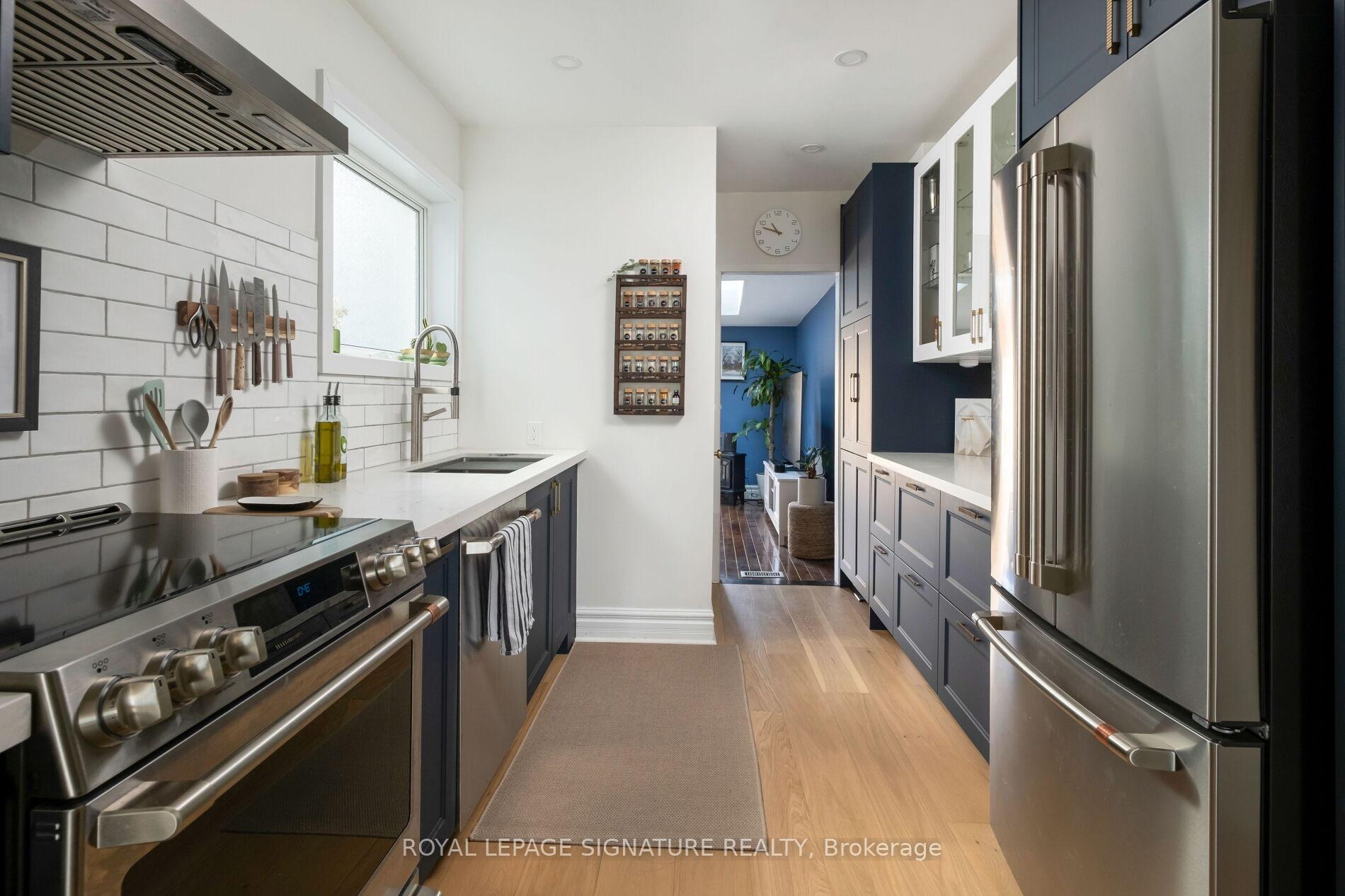 Photo 11 of 72 Mitchell Avenue, Toronto, Niagara — HOMEH