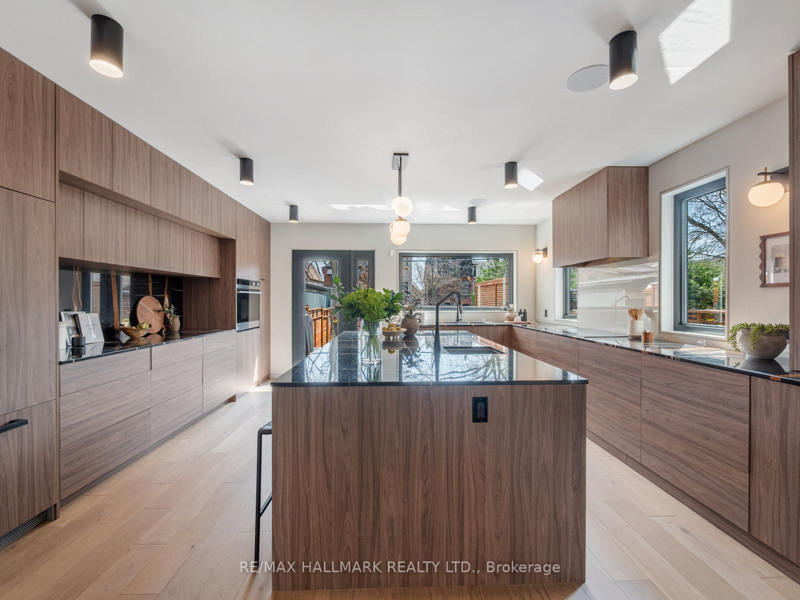Photo 9 of 37 Grandview Avenue, Toronto, North Riverdale — HOMEH