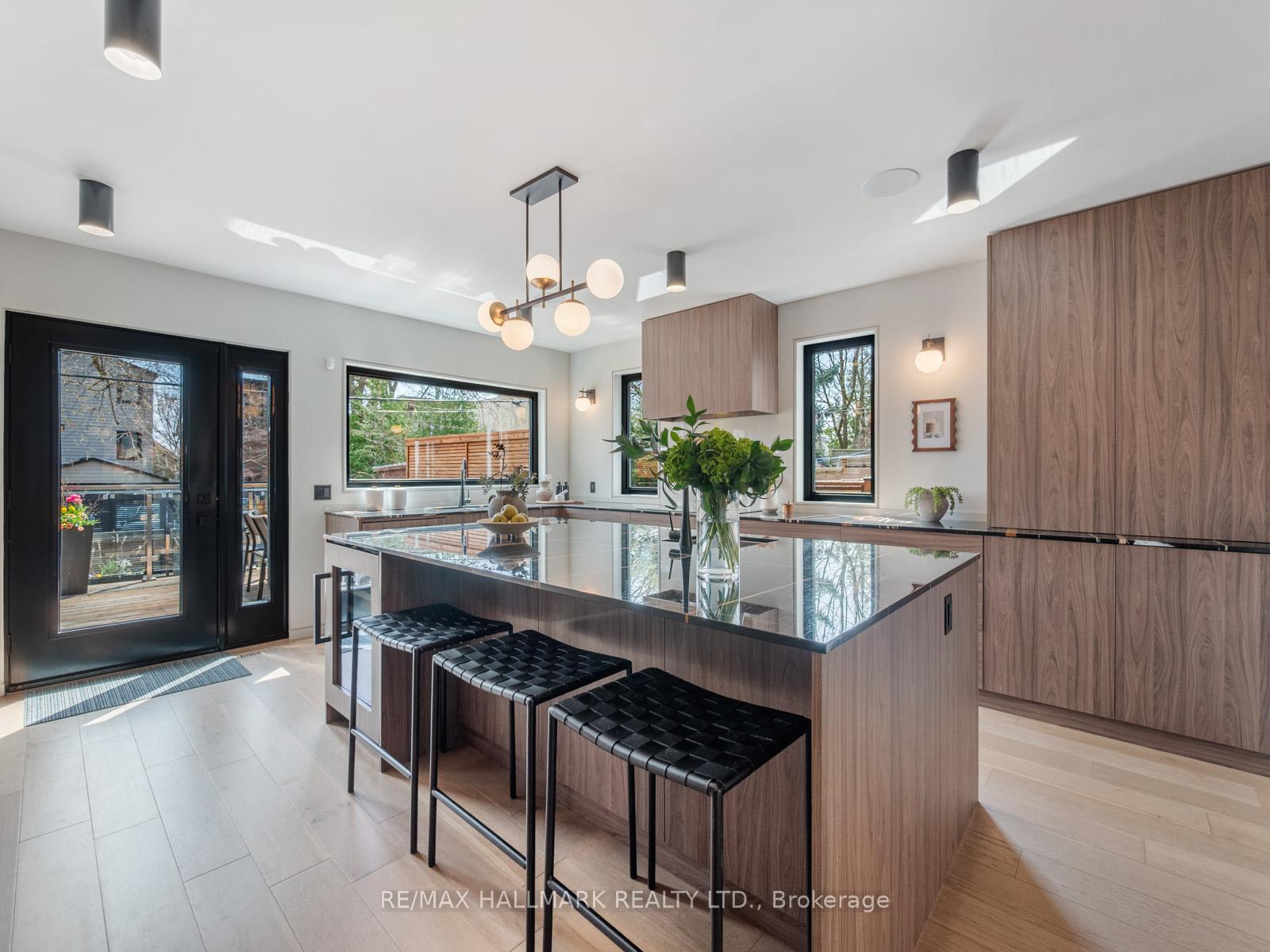 Photo 10 of 37 Grandview Avenue, Toronto, North Riverdale — HOMEH