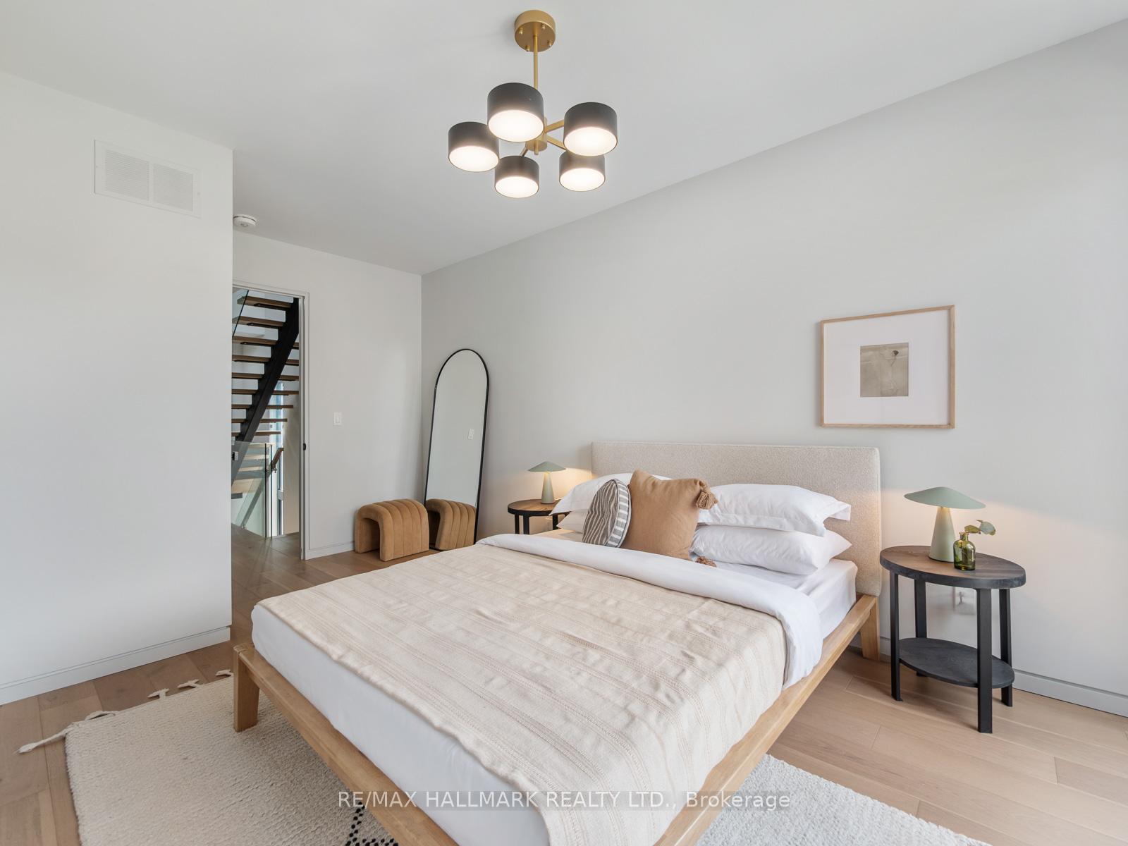 Photo 15 of 37 Grandview Avenue, Toronto, North Riverdale — HOMEH