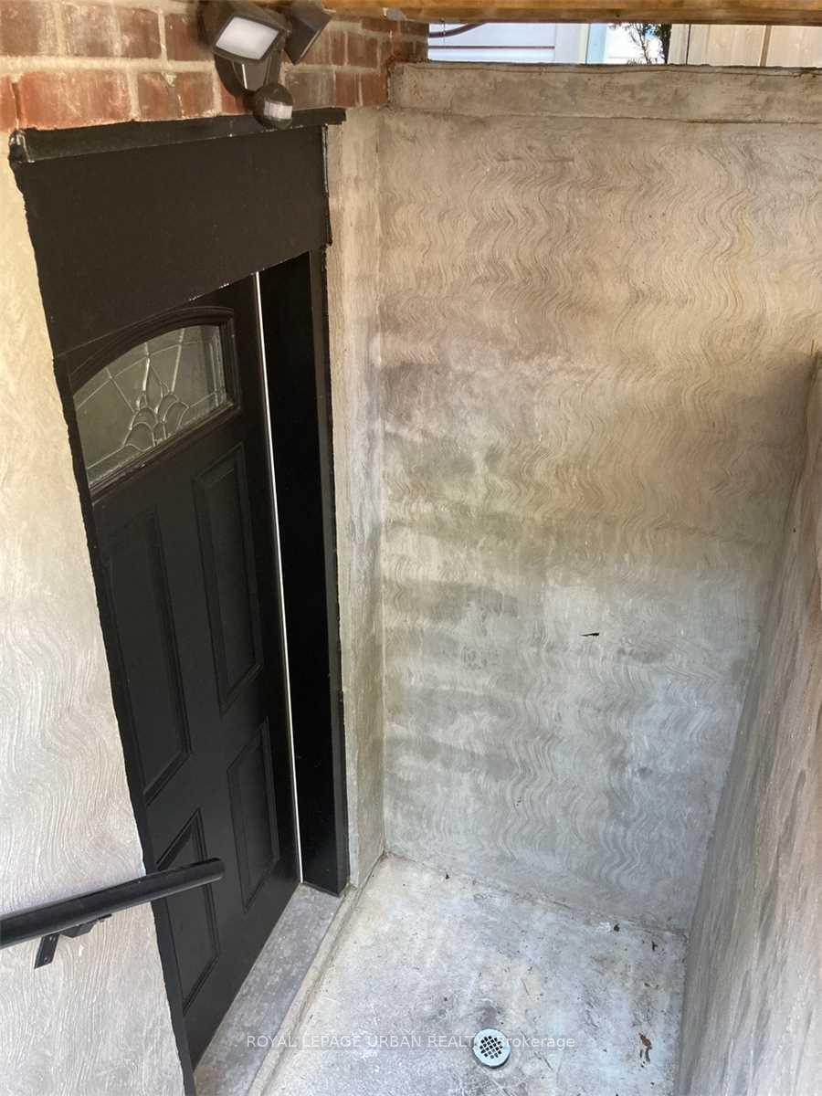 Photo 5 of Unit Lower, 17 Chester Avenue, Toronto, Playter Estates-Danforth — HOMEH