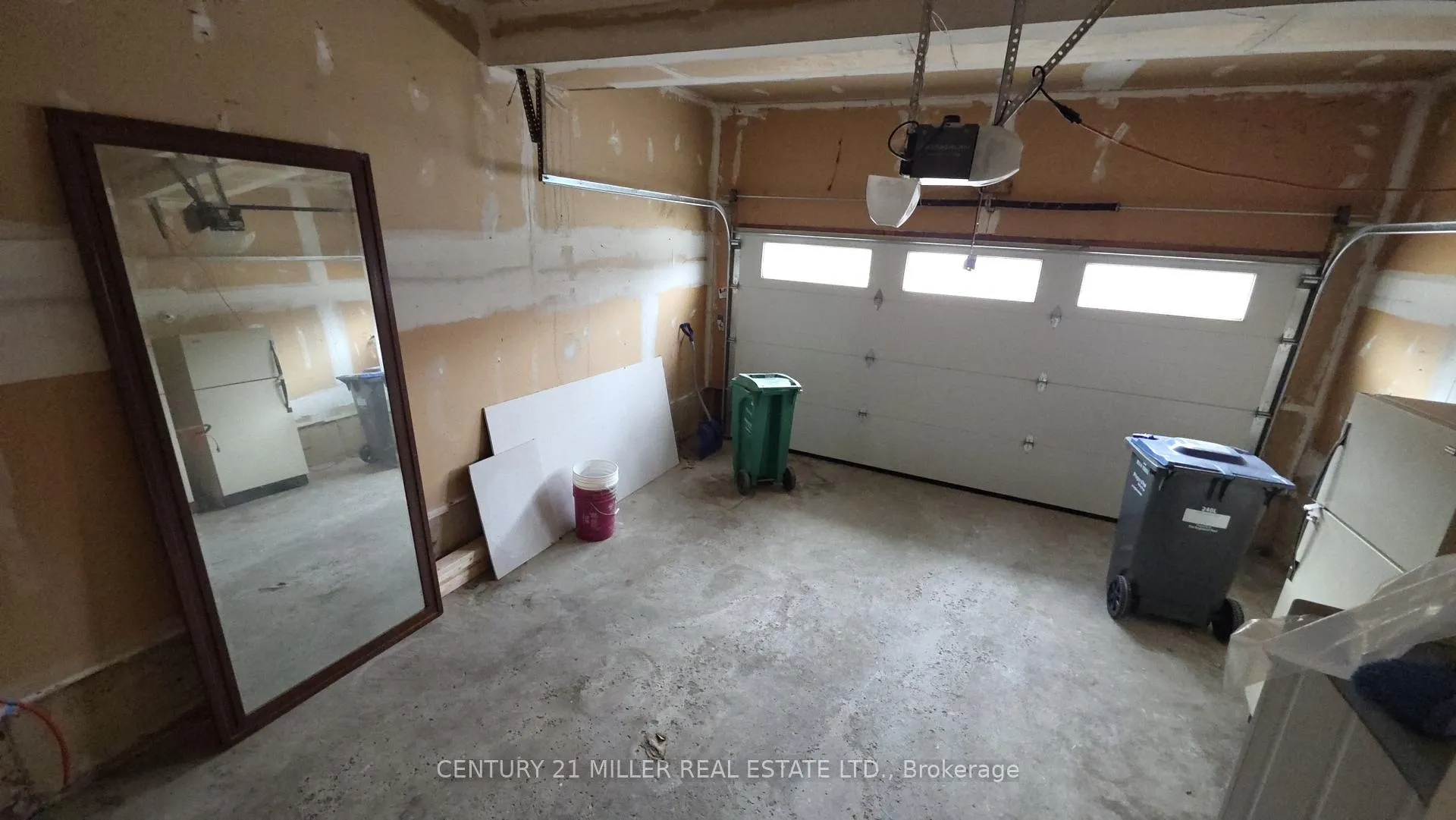 Photo 3 of 133 Creditstone Road, Brampton, Fletcher's Creek South — HOMEH