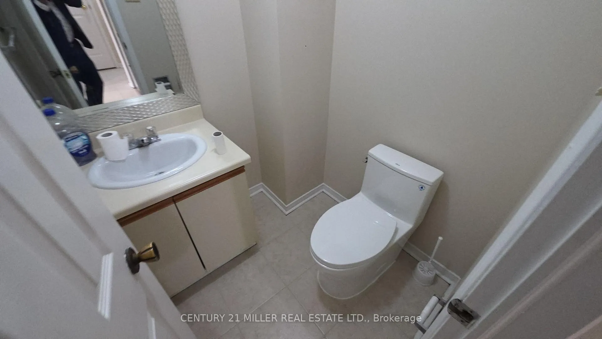 Photo 4 of 133 Creditstone Road, Brampton, Fletcher's Creek South — HOMEH