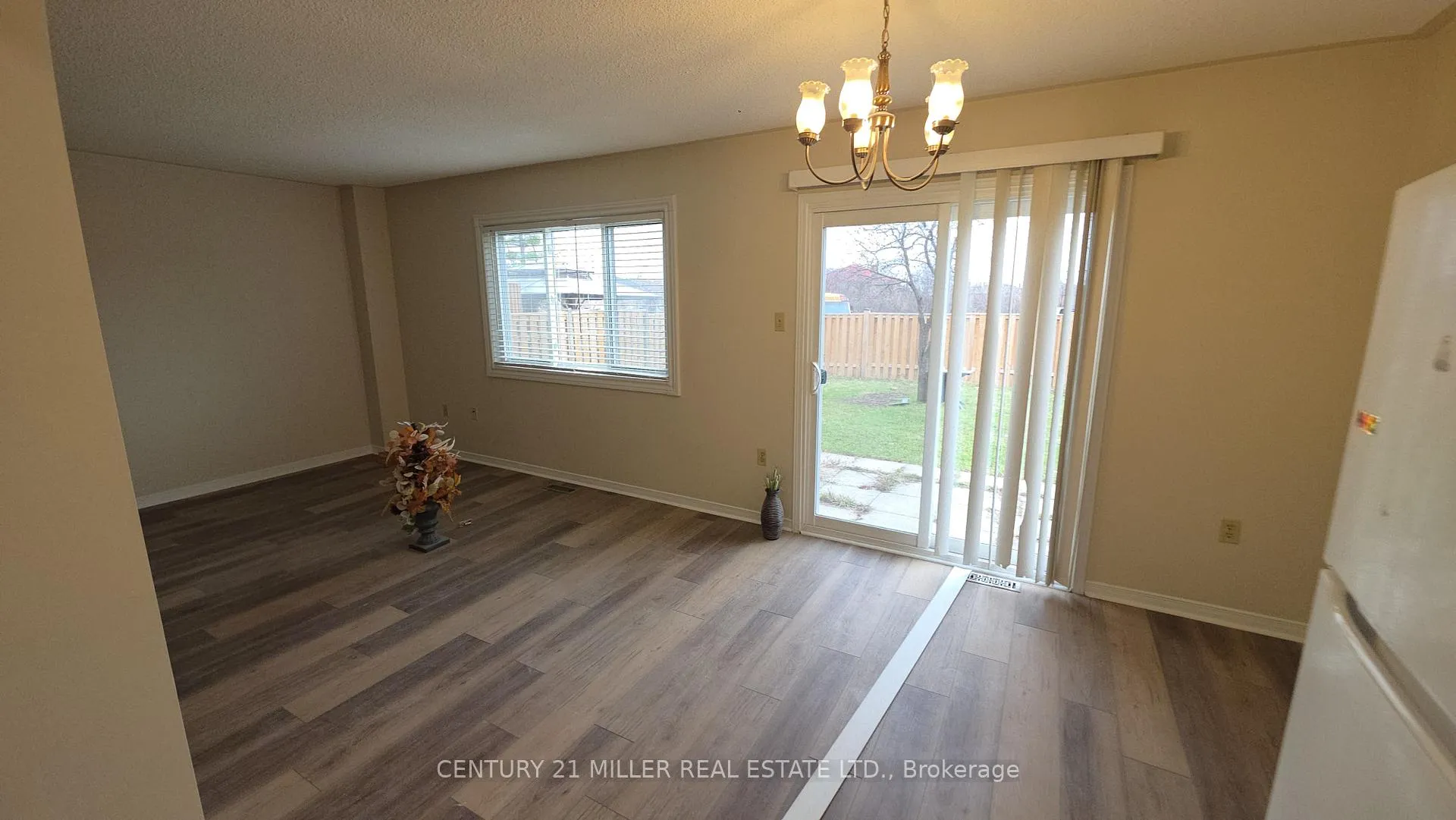 Photo 7 of 133 Creditstone Road, Brampton, Fletcher's Creek South — HOMEH
