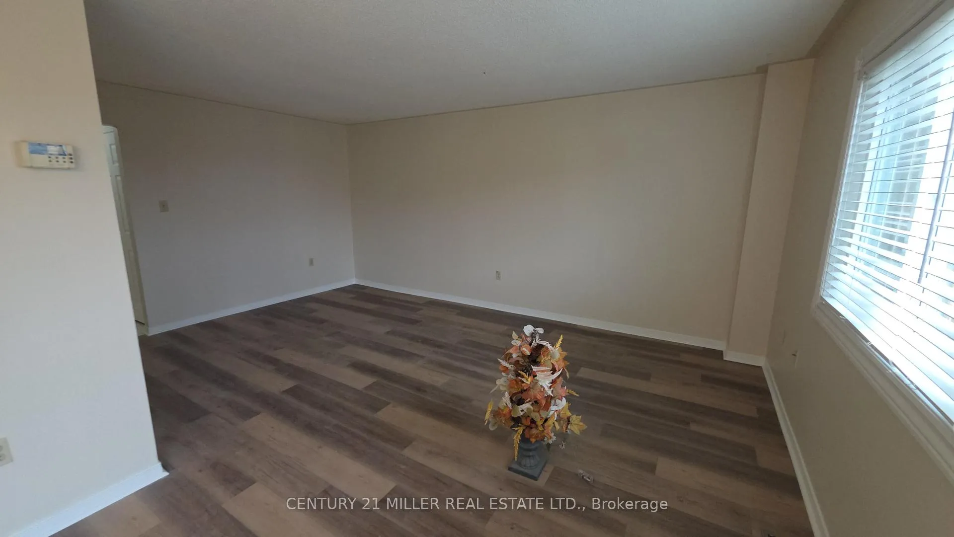 Photo 9 of 133 Creditstone Road, Brampton, Fletcher's Creek South — HOMEH