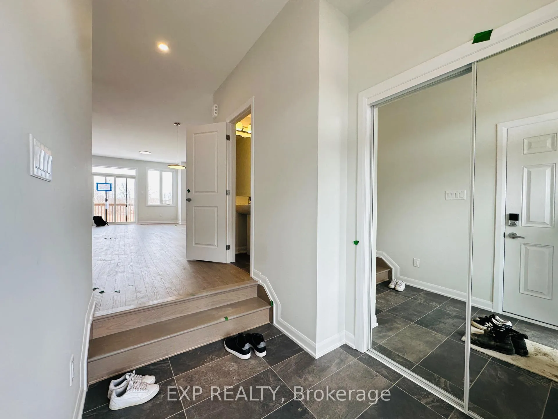 Photo 4 of 271 Bankside Way, Ottawa, Barrhaven - Half Moon Bay — HOMEH