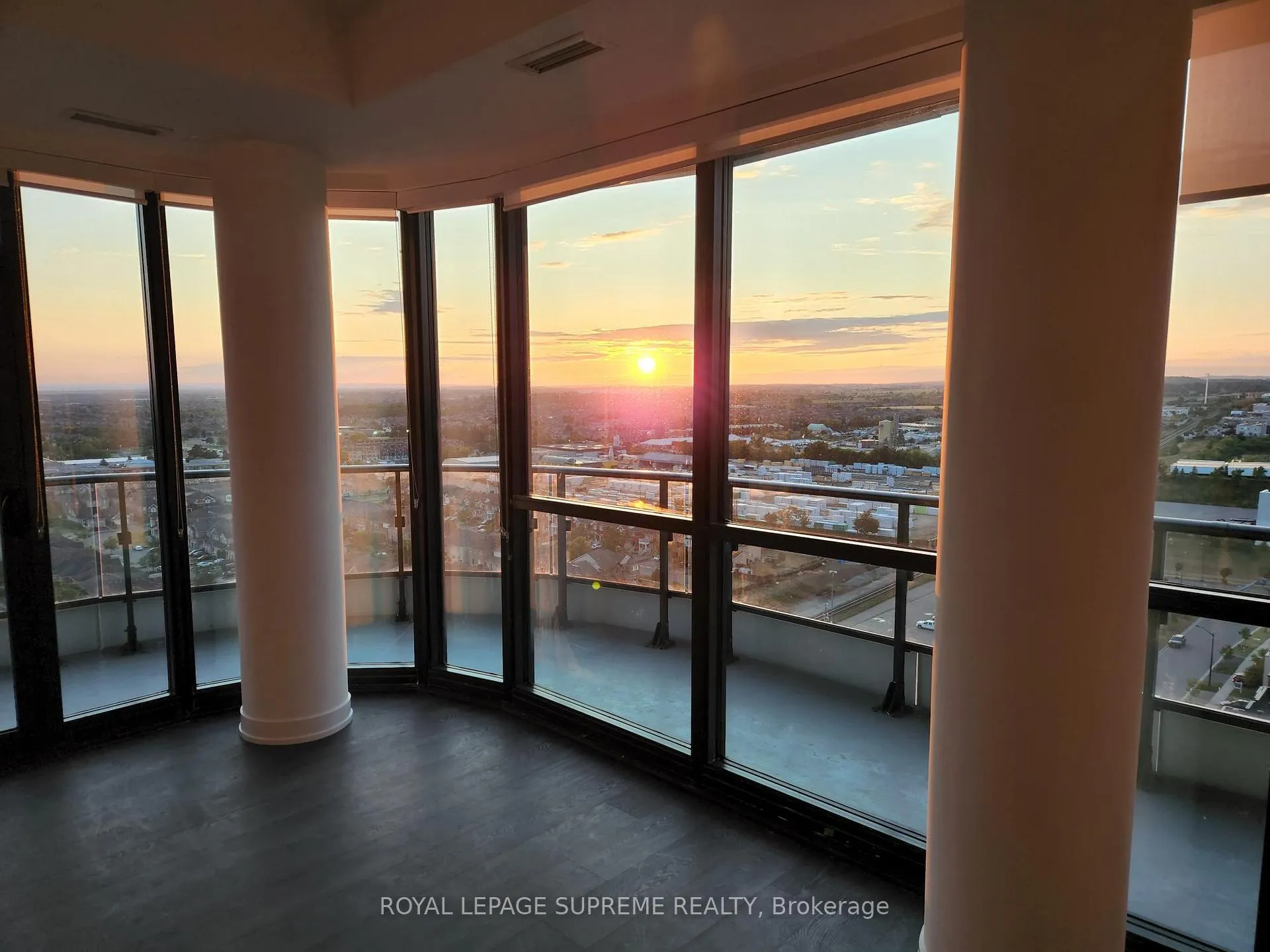 Photo 2 of Unit LPH02, 120 Eagle Rock Way, Vaughan, Rural Vaughan — HOMEH