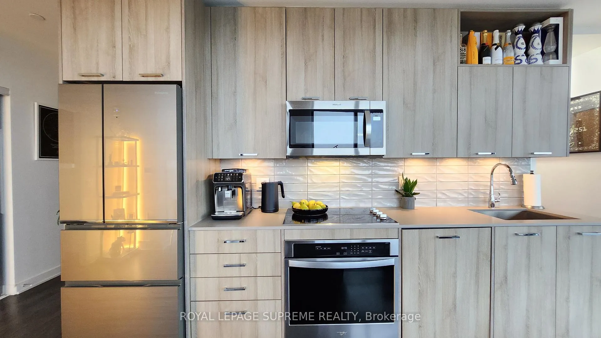 Photo 3 of Unit LPH02, 120 Eagle Rock Way, Vaughan, Rural Vaughan — HOMEH
