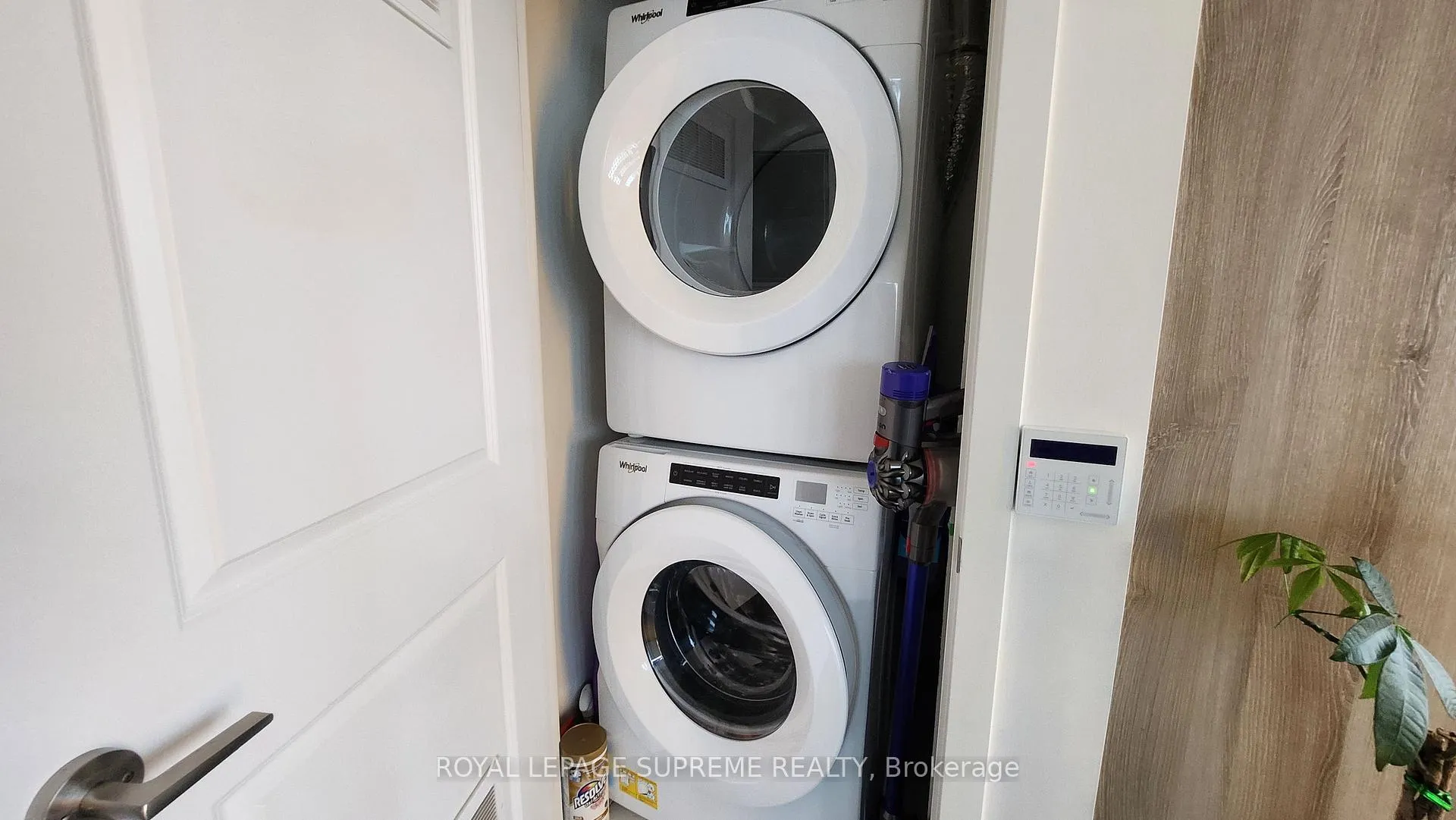 Photo 18 of Unit LPH02, 120 Eagle Rock Way, Vaughan, Rural Vaughan — HOMEH