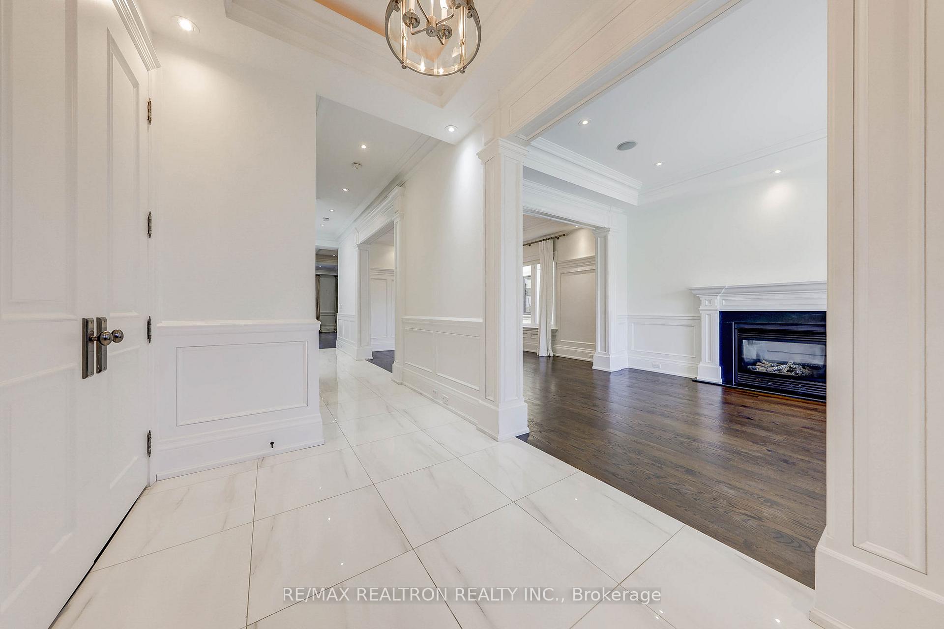 Photo 3 of 138 Joicey Boulevard, Toronto, Bedford Park-Nortown — HOMEH