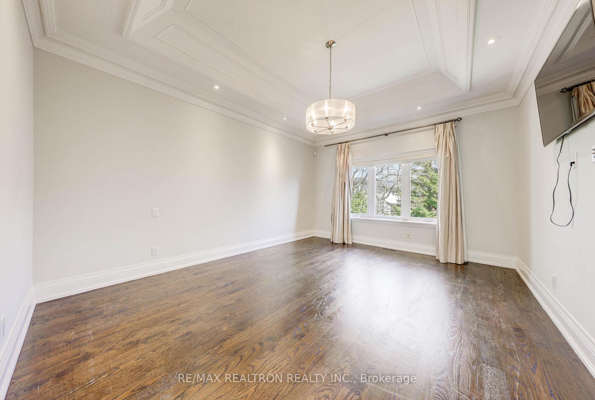 Photo 18 of 138 Joicey Boulevard, Toronto, Bedford Park-Nortown — HOMEH