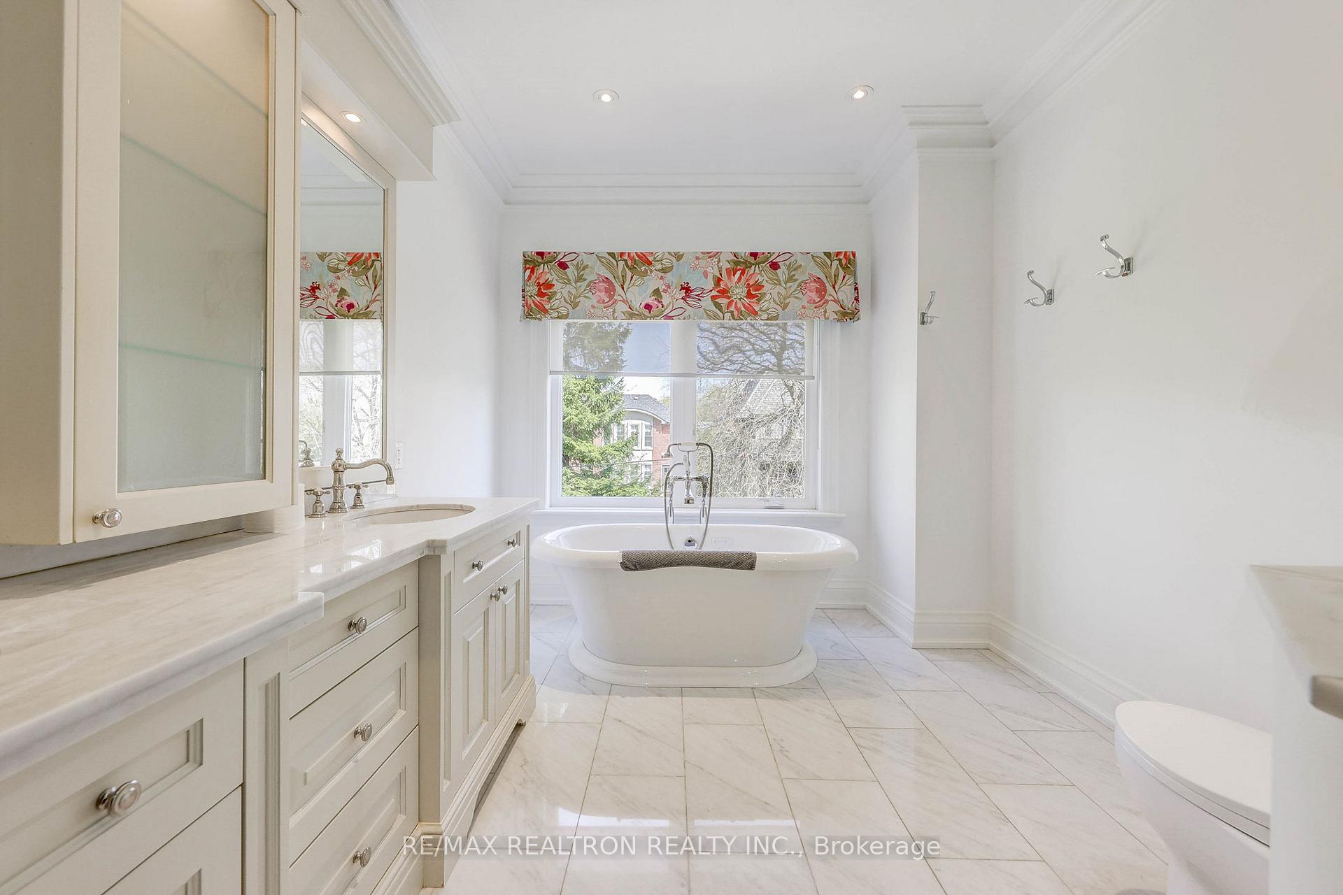 Photo 19 of 138 Joicey Boulevard, Toronto, Bedford Park-Nortown — HOMEH