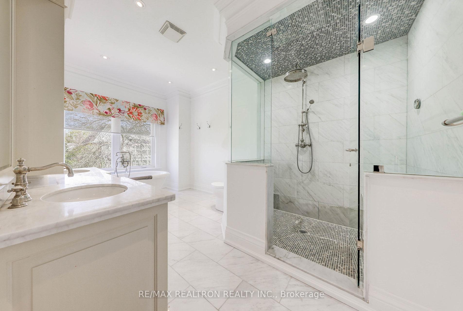 Photo 20 of 138 Joicey Boulevard, Toronto, Bedford Park-Nortown — HOMEH