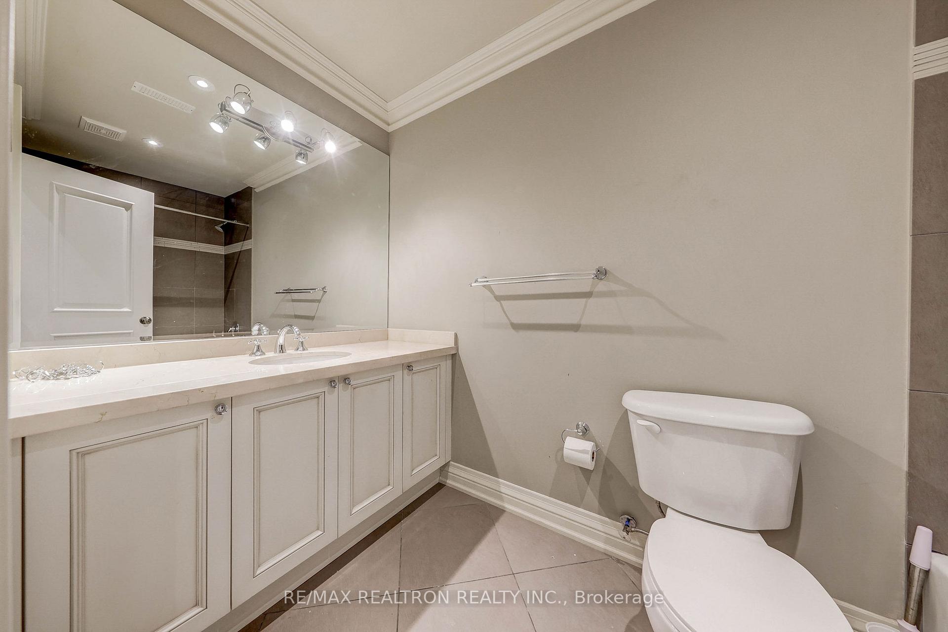 Photo 31 of 138 Joicey Boulevard, Toronto, Bedford Park-Nortown — HOMEH