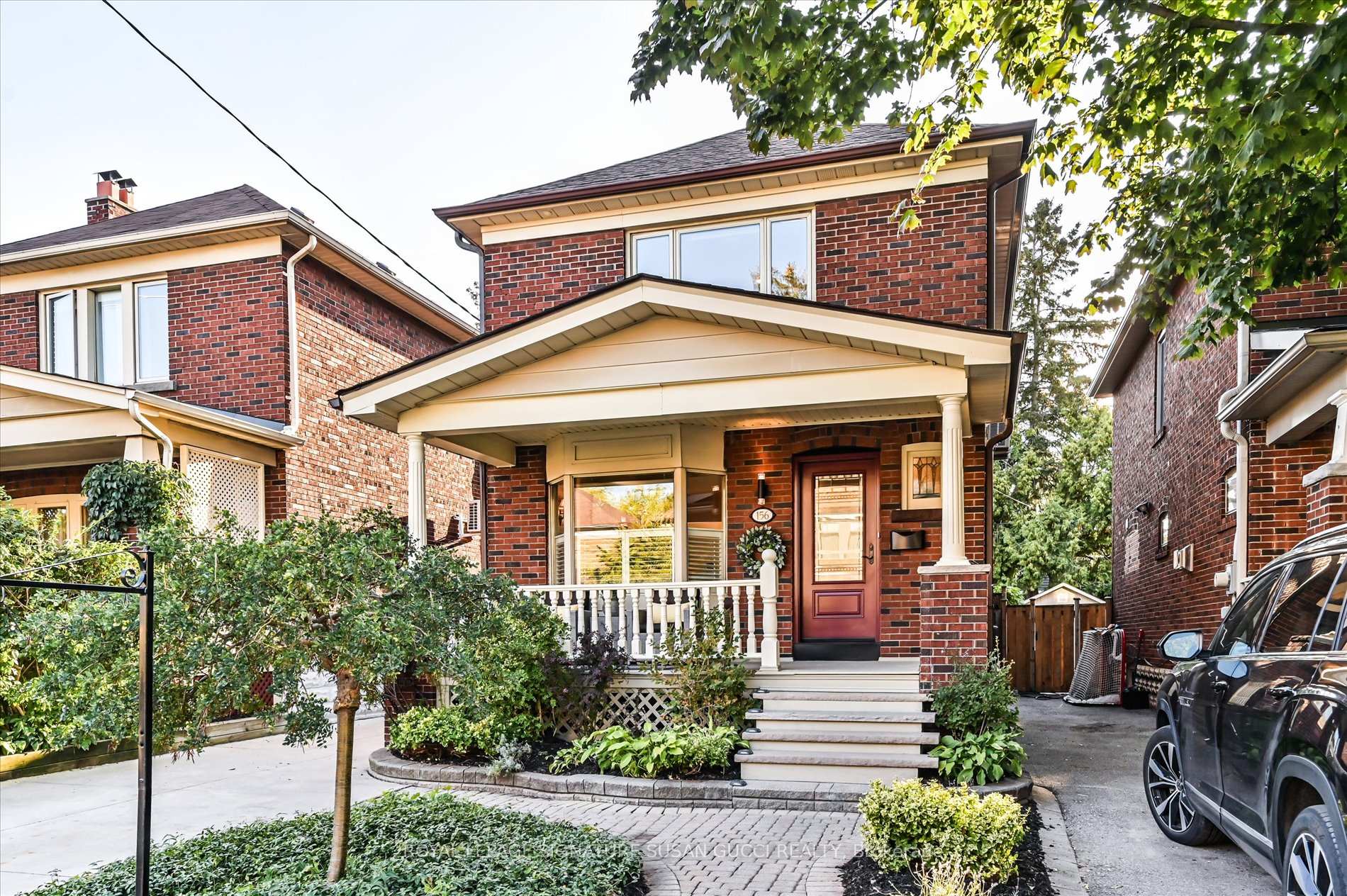 Photo 2 of 156 Linsmore Crescent, Toronto, Danforth Village-East York — HOMEH