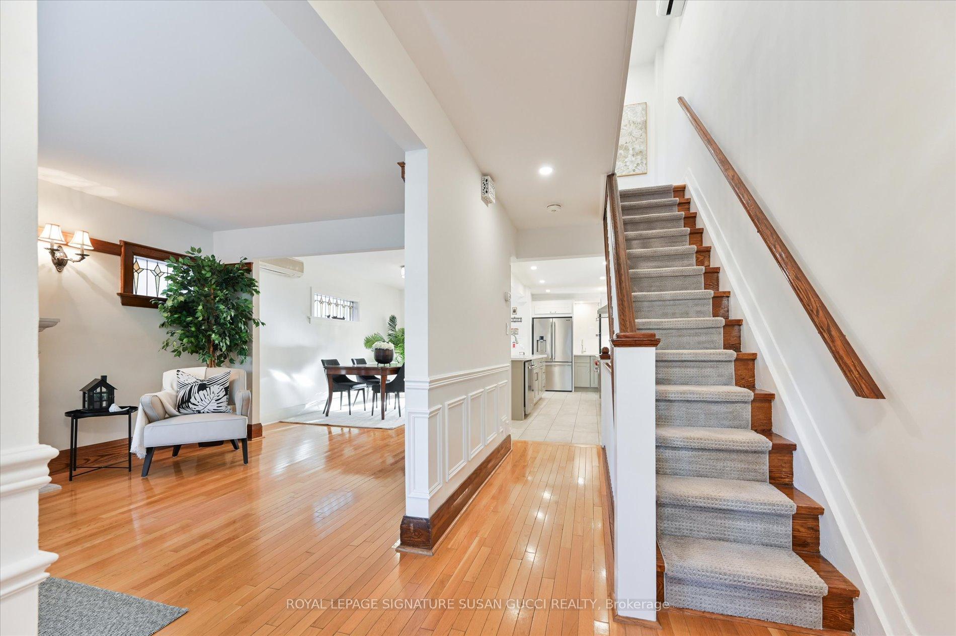 Photo 5 of 156 Linsmore Crescent, Toronto, Danforth Village-East York — HOMEH