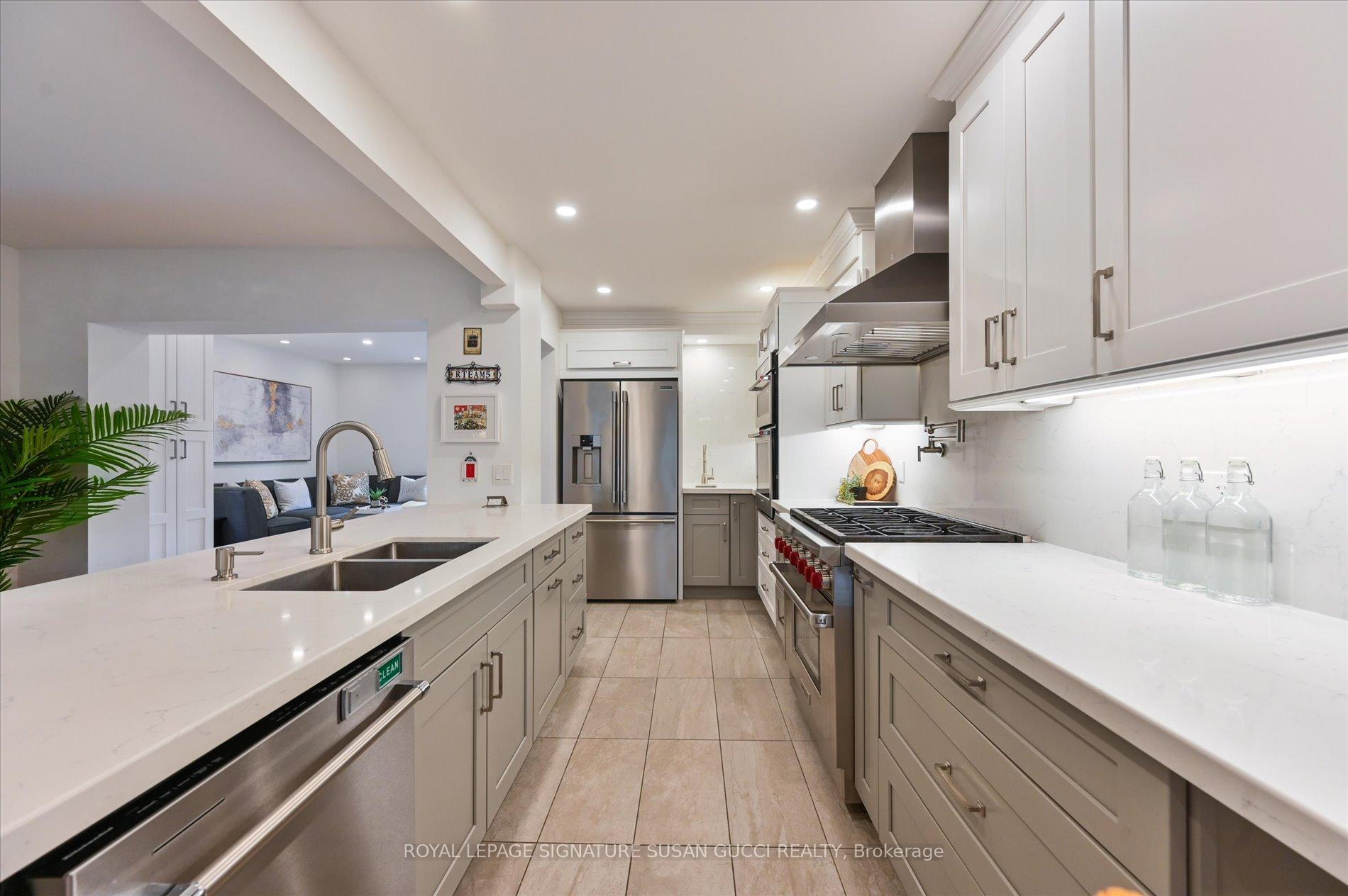Photo 15 of 156 Linsmore Crescent, Toronto, Danforth Village-East York — HOMEH