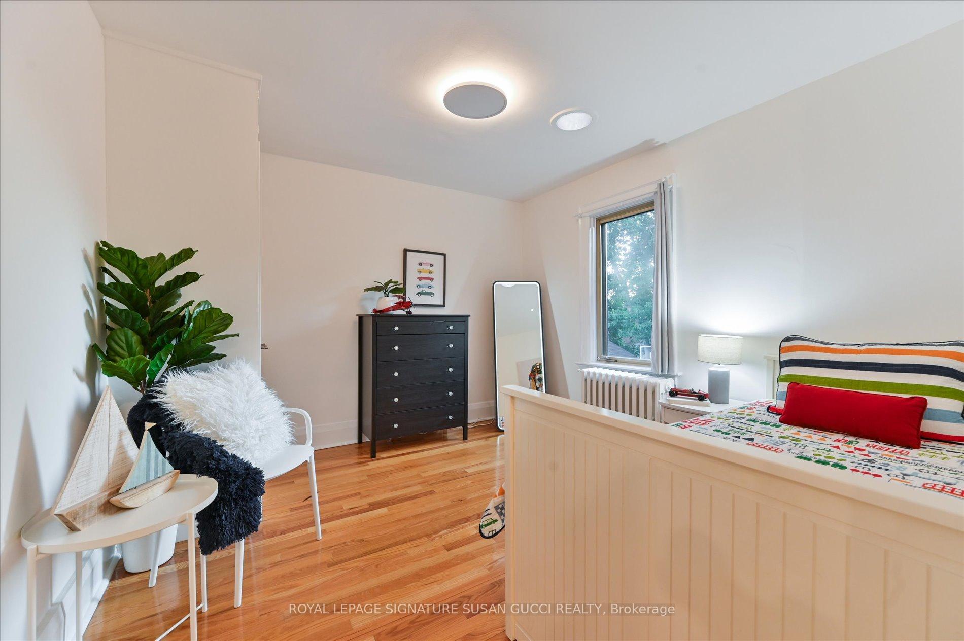 Photo 23 of 156 Linsmore Crescent, Toronto, Danforth Village-East York — HOMEH