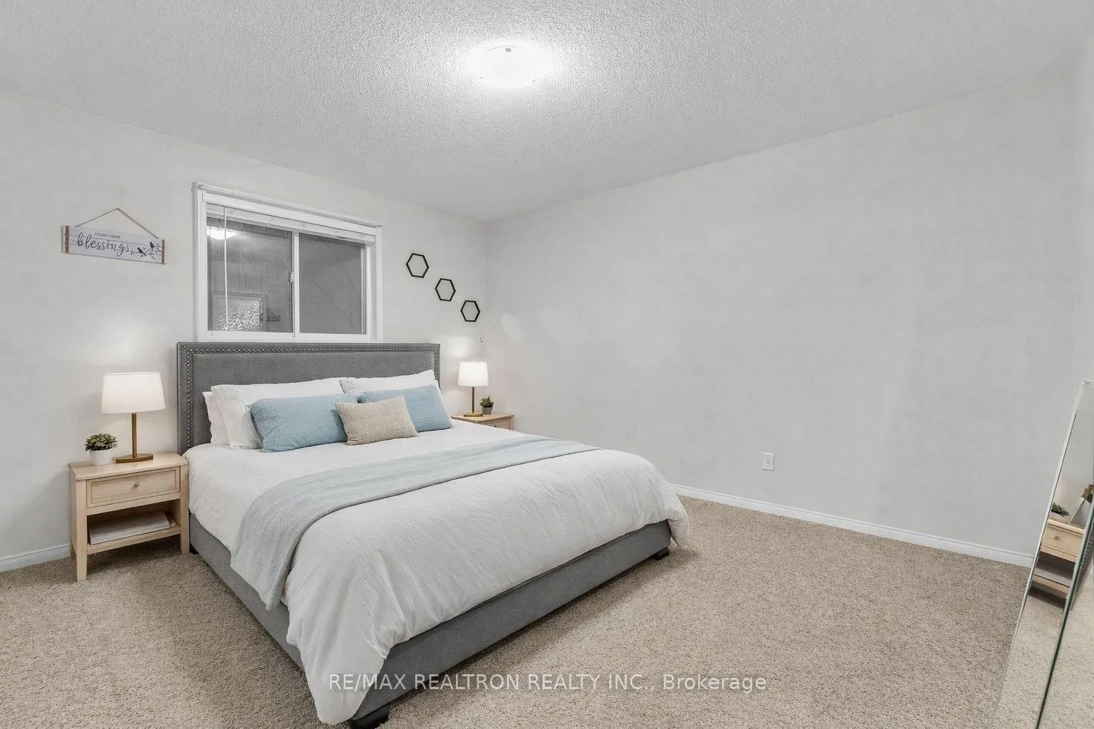 Photo 5 of 7 Margaret (Lower Level) Drive, Barrie, East Bayfield — HOMEH