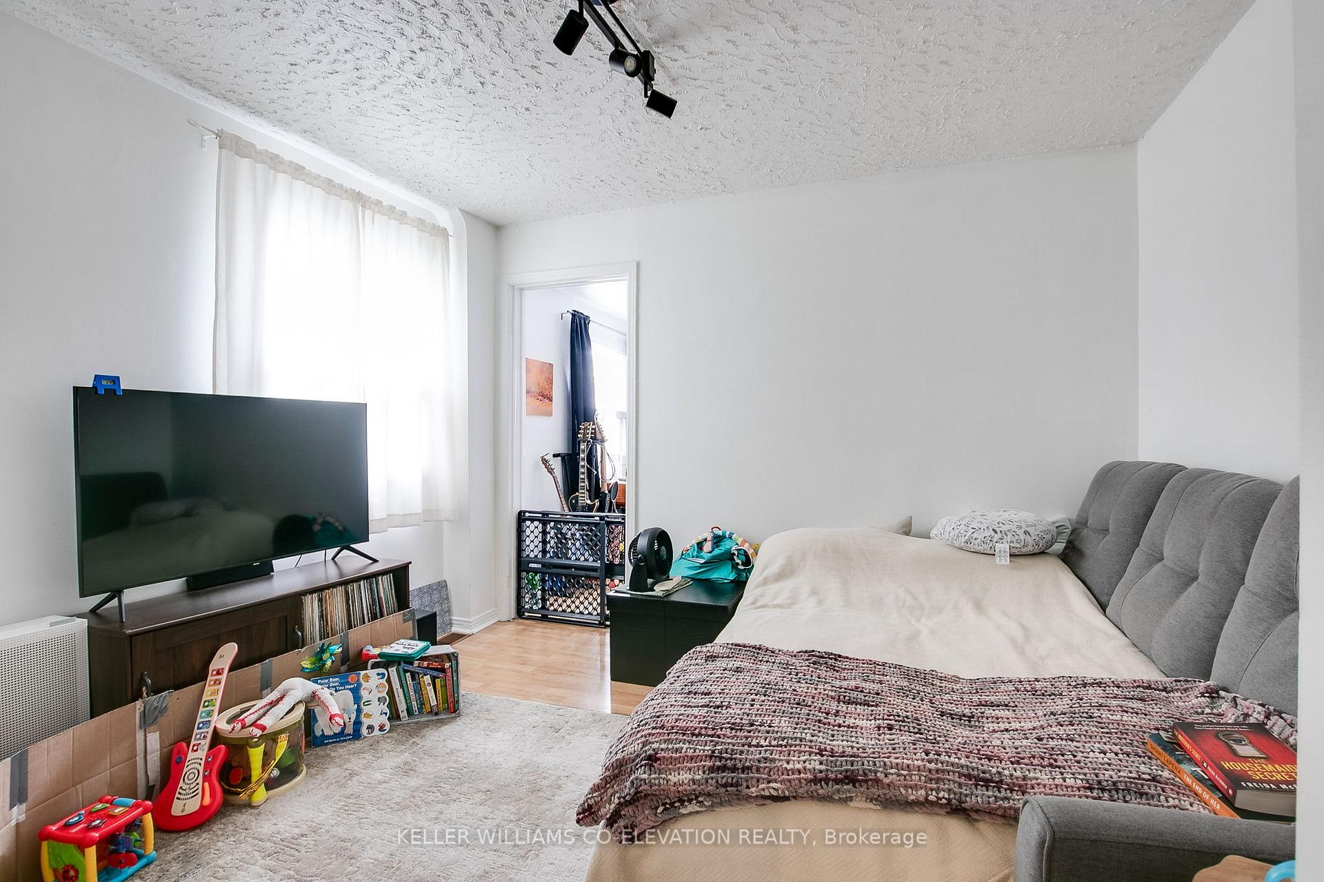 Photo 10 of 261 Palmerston Avenue, Toronto, Trinity-Bellwoods — HOMEH