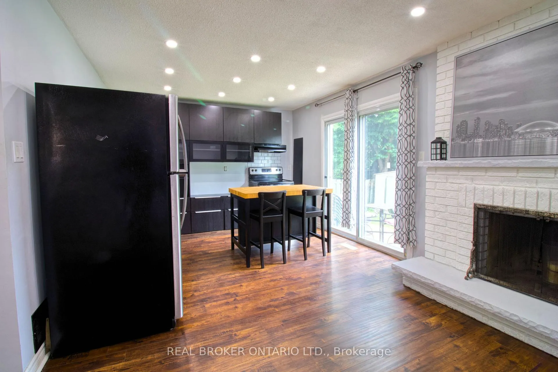 Photo 2 of Unit Ground, 25 Panorama Crescent, Brampton, Northgate — HOMEH