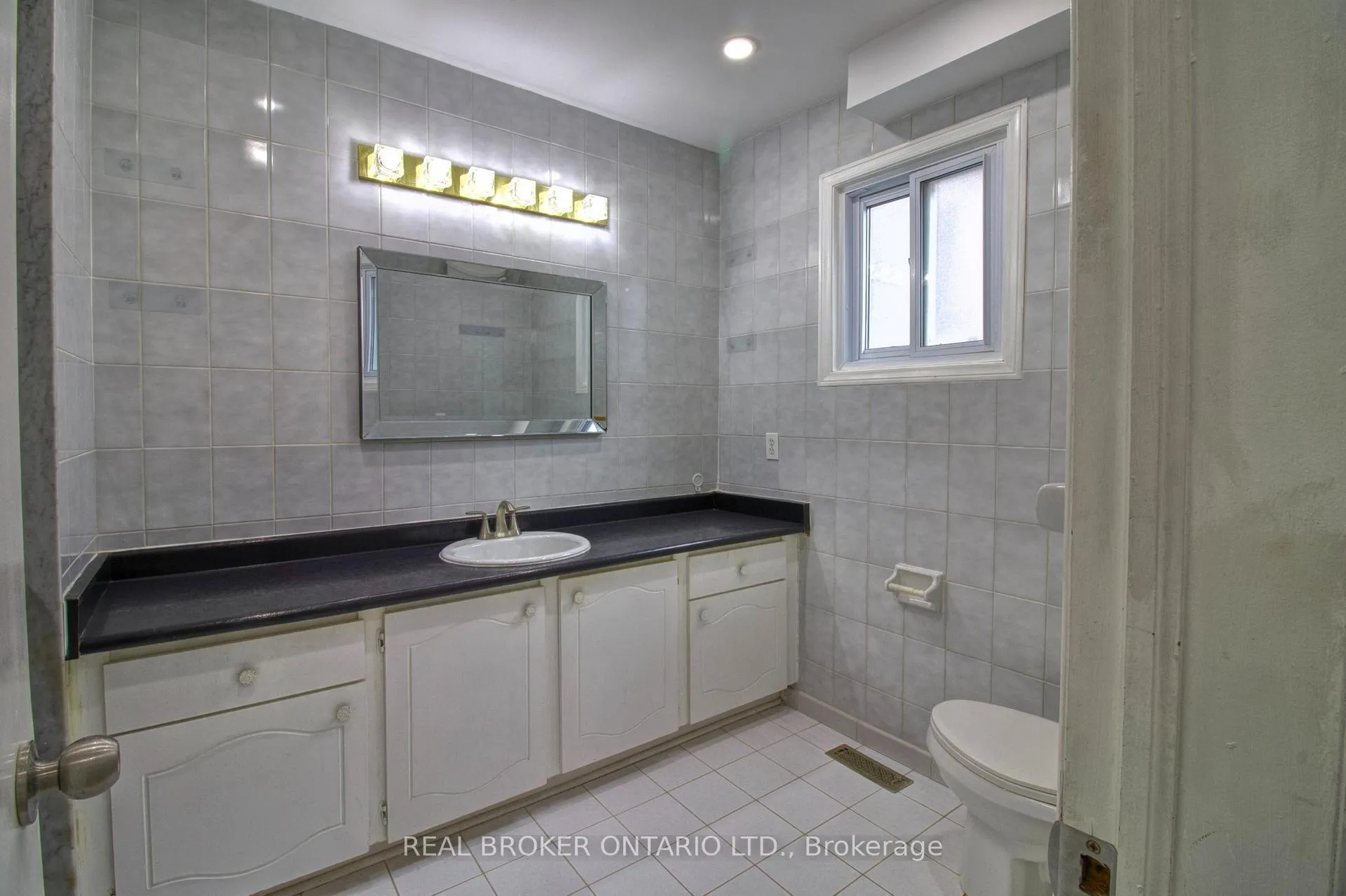 Photo 5 of Unit Ground, 25 Panorama Crescent, Brampton, Northgate — HOMEH