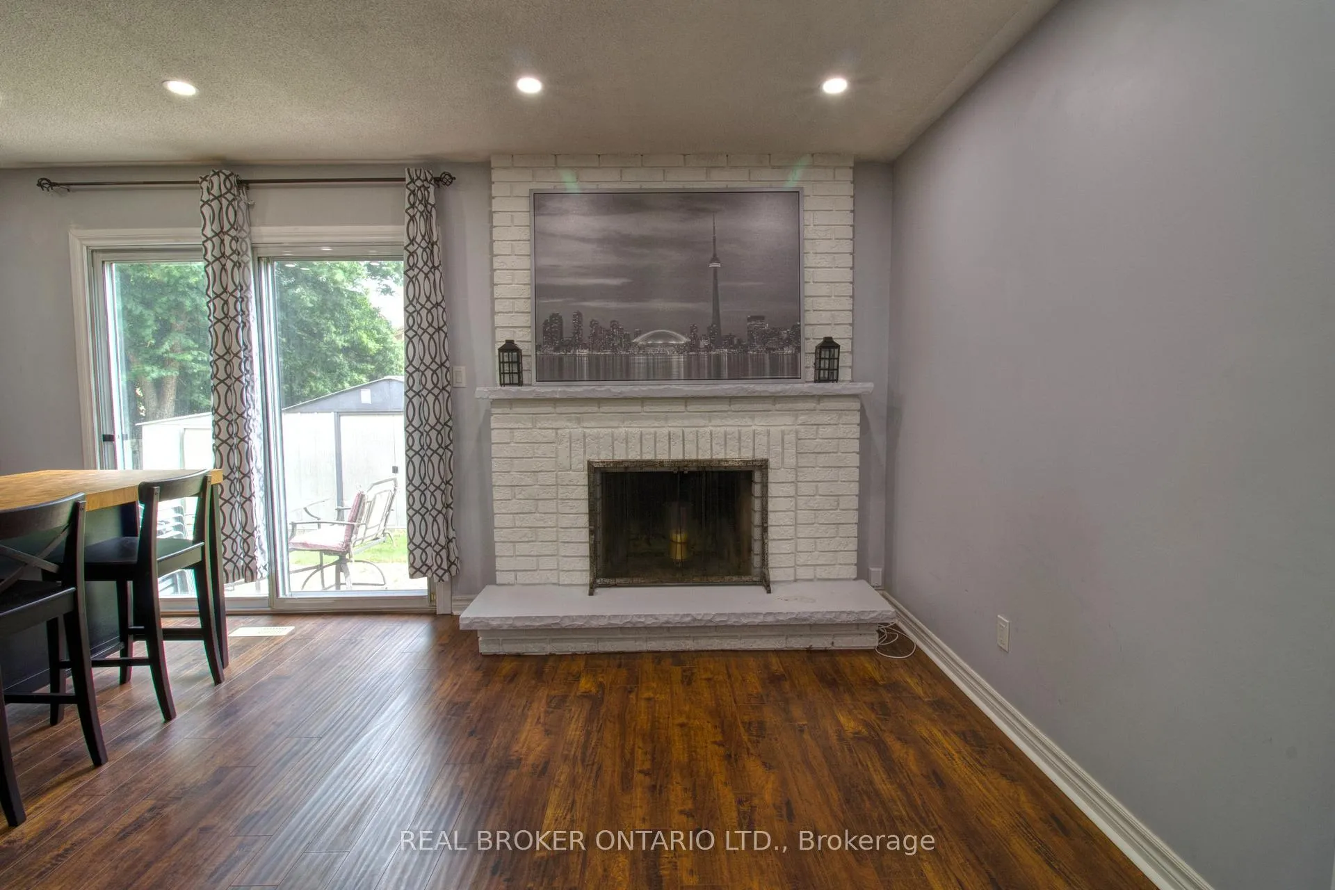 Photo 7 of Unit Ground, 25 Panorama Crescent, Brampton, Northgate — HOMEH