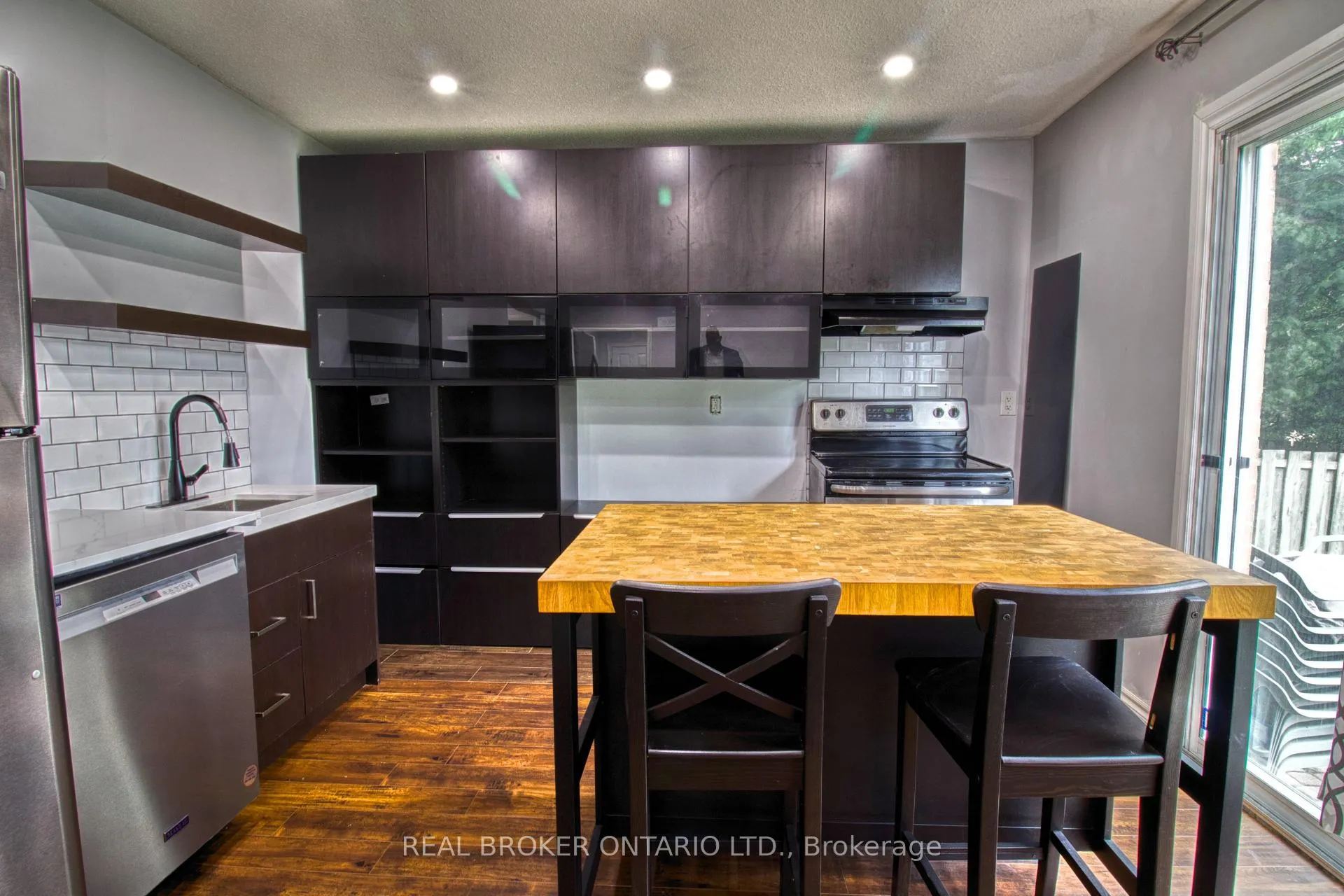 Photo 10 of Unit Ground, 25 Panorama Crescent, Brampton, Northgate — HOMEH
