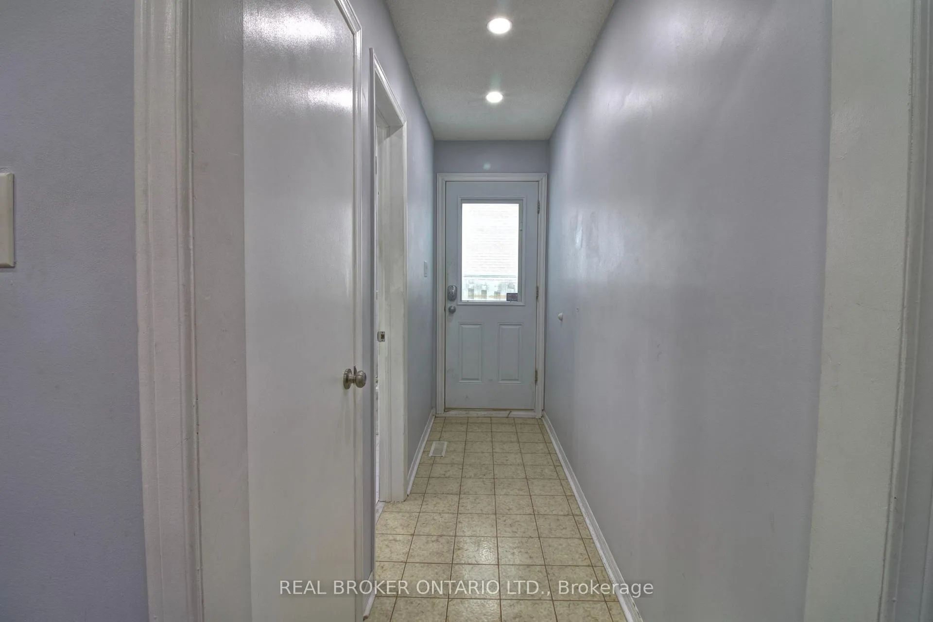 Photo 16 of Unit Ground, 25 Panorama Crescent, Brampton, Northgate — HOMEH