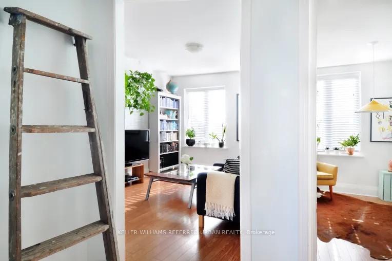 Photo 7 of 4 Stonehouse Crescent, Toronto, Little Portugal — HOMEH