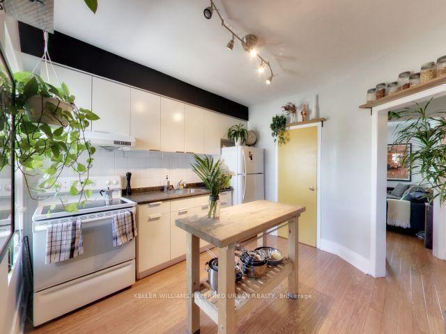Photo 10 of 4 Stonehouse Crescent, Toronto, Little Portugal — HOMEH