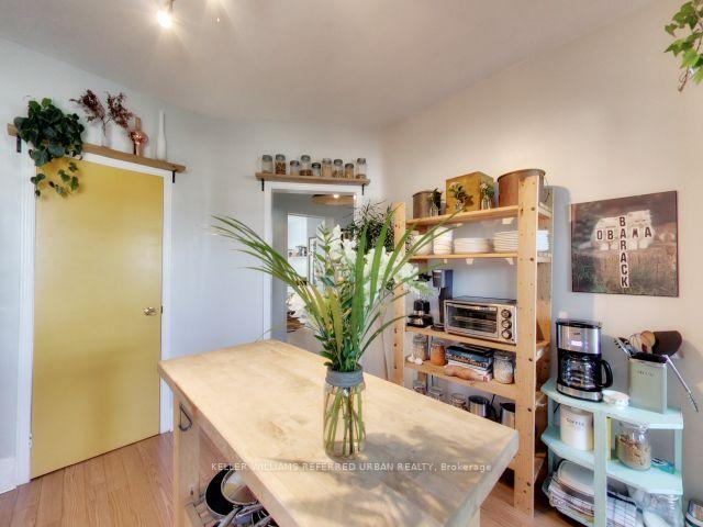 Photo 12 of 4 Stonehouse Crescent, Toronto, Little Portugal — HOMEH