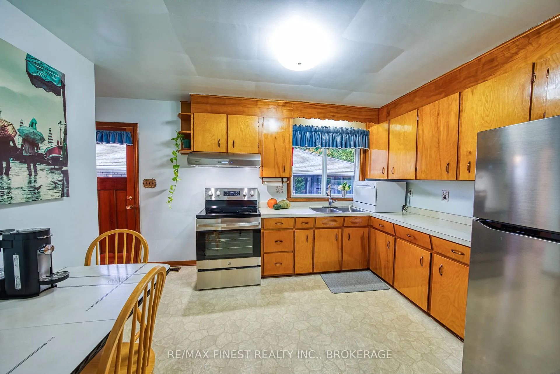 Photo 12 of 31 Florence Street, Kingston, West of Sir John A. Blvd — HOMEH