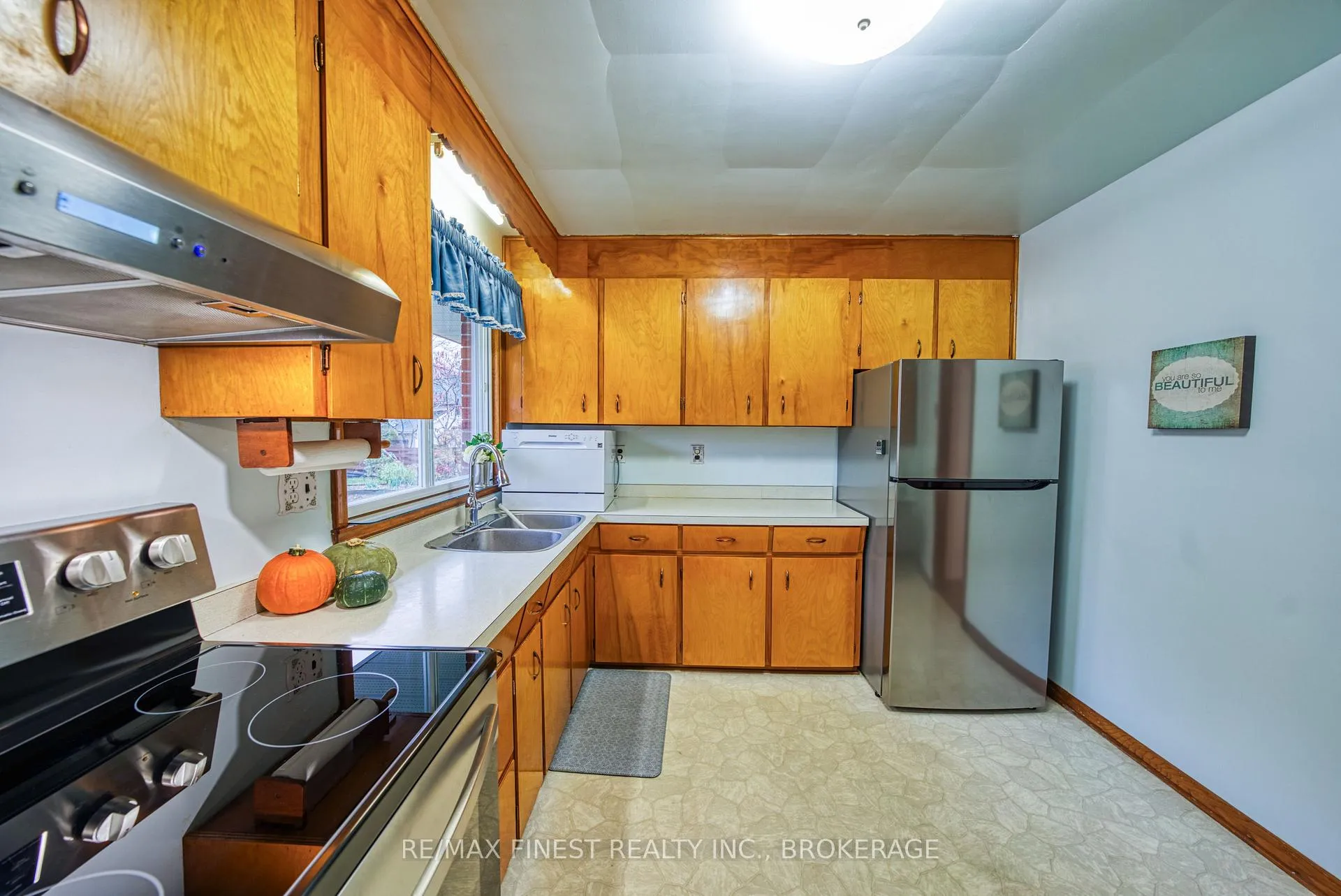 Photo 15 of 31 Florence Street, Kingston, West of Sir John A. Blvd — HOMEH
