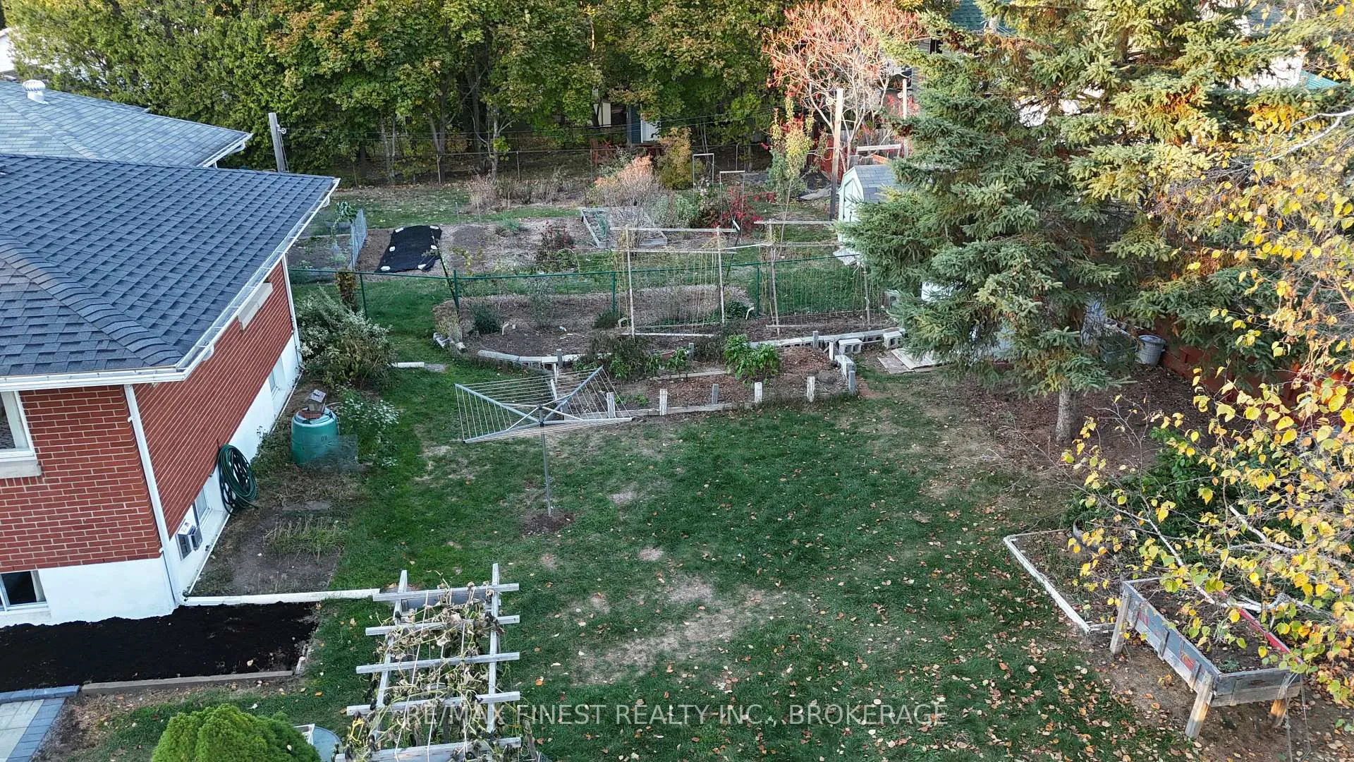 Photo 35 of 31 Florence Street, Kingston, West of Sir John A. Blvd — HOMEH