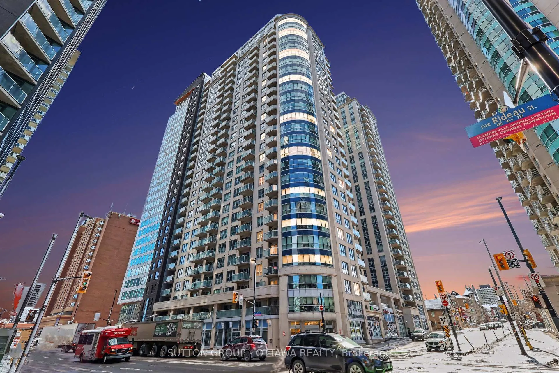 Front of Unit 1807, 242 Rideau Street