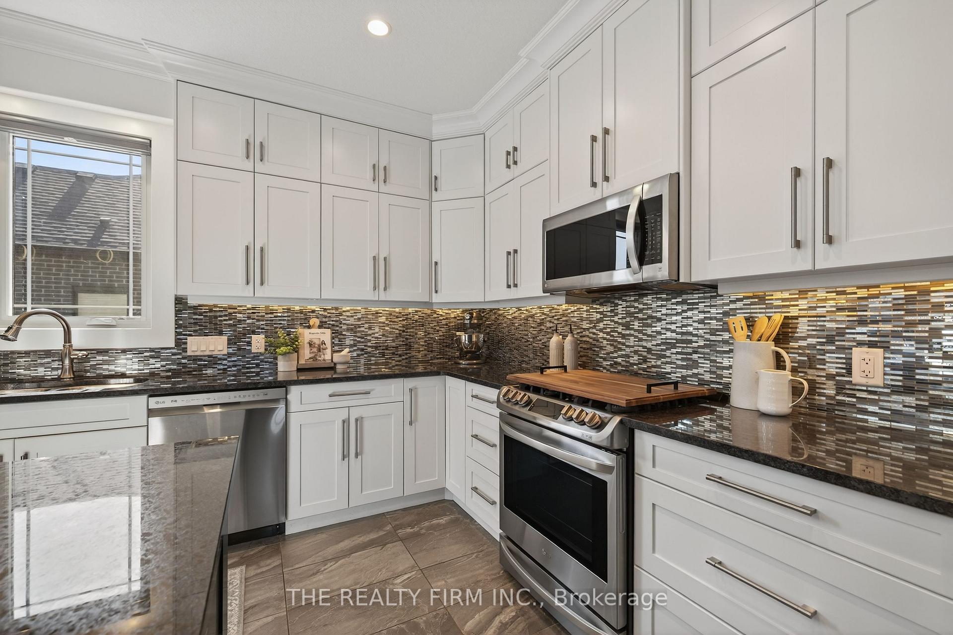 Photo 9 of 82 Ashby Crescent, Strathroy-Caradoc, SW — HOMEH